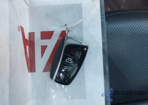 2016 Hyundai Genesis 3.8 z USA, uszkodzony, nr VIN KMHGN4JE3GU117300